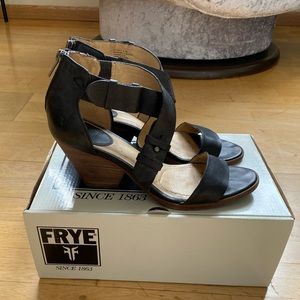 Frye Reina Belt Sandal - Excellent Condition!